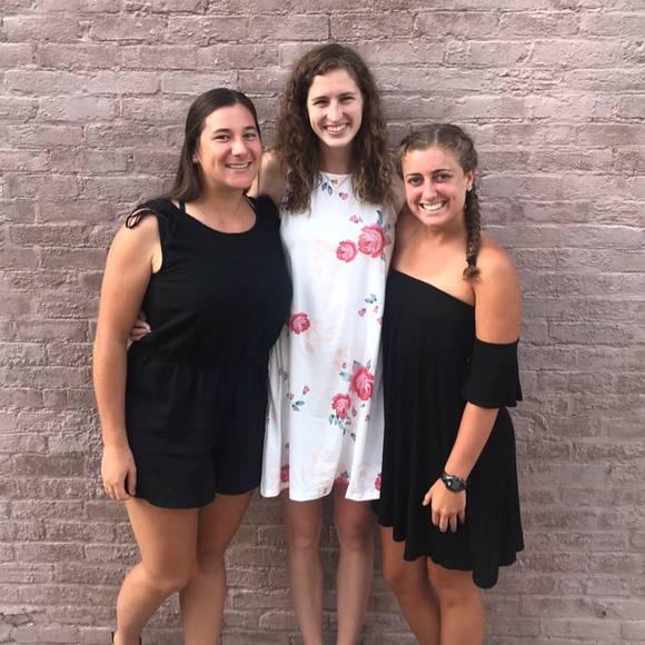 Meet your Posher, Anya - Picture 1 of 1